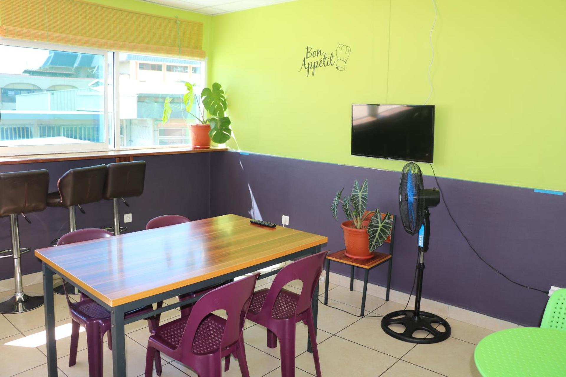 Mahana Lodge Hostel & Backpacker